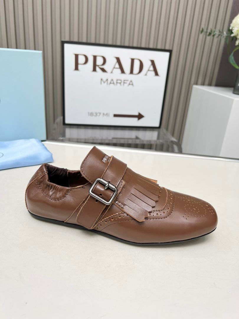 Prada Slides