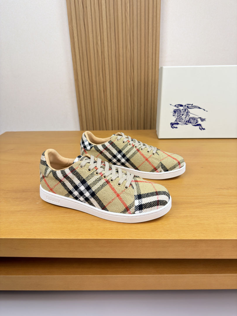 Burberry Sports Shoes