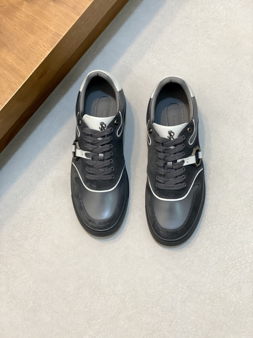 Sports Shoes