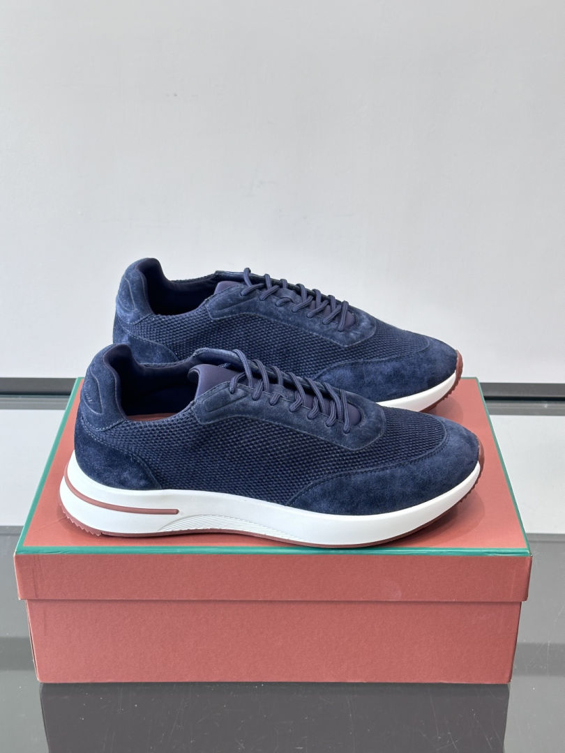 Sports Shoes