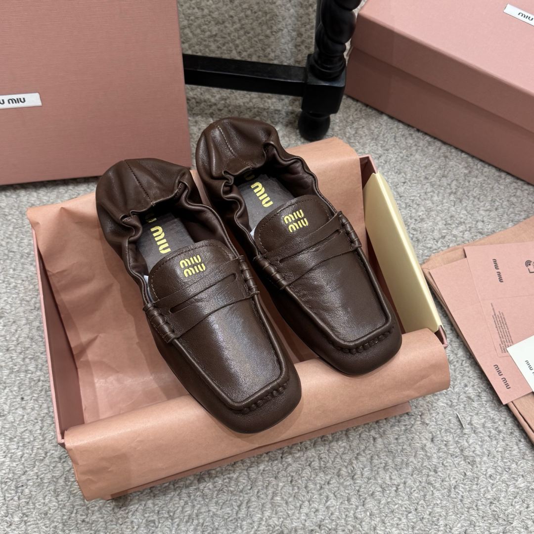 Miu Miu Casual Shoes