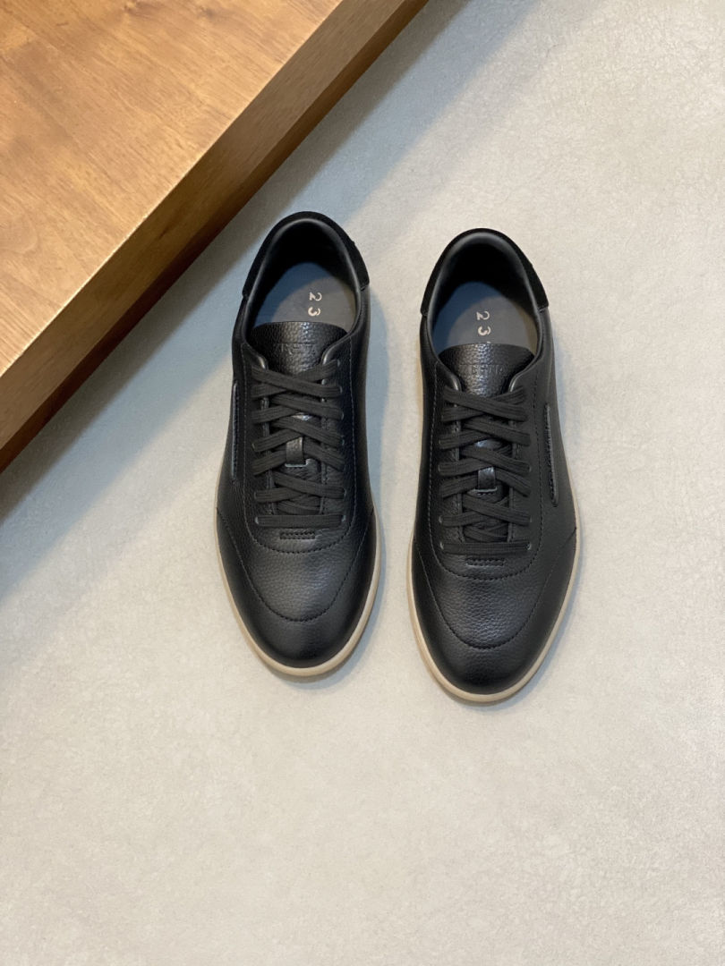 Sports Shoes