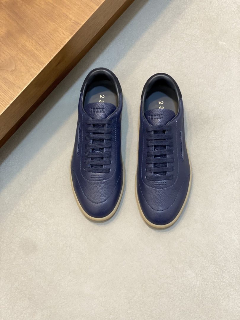 Sports Shoes