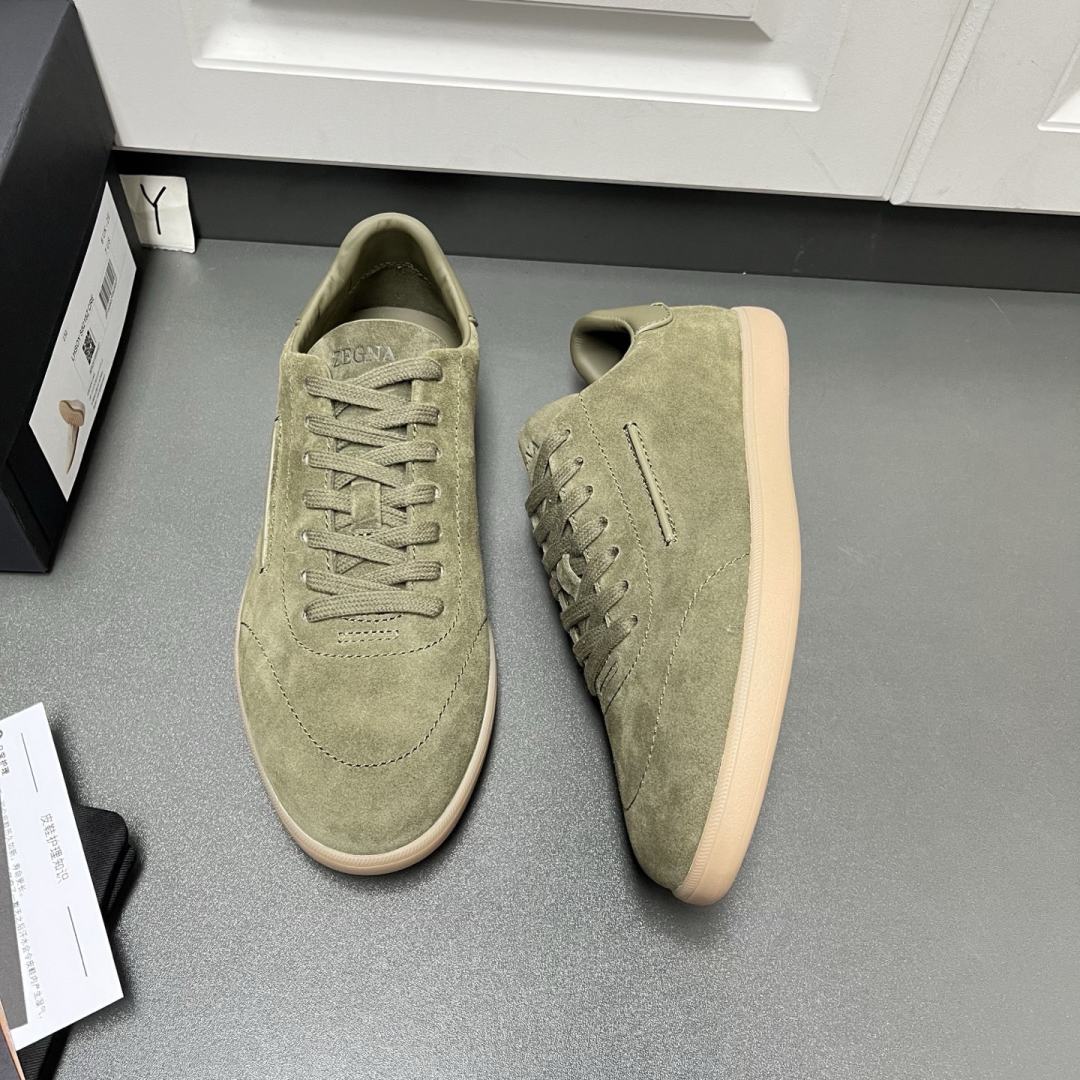 Sports Shoes