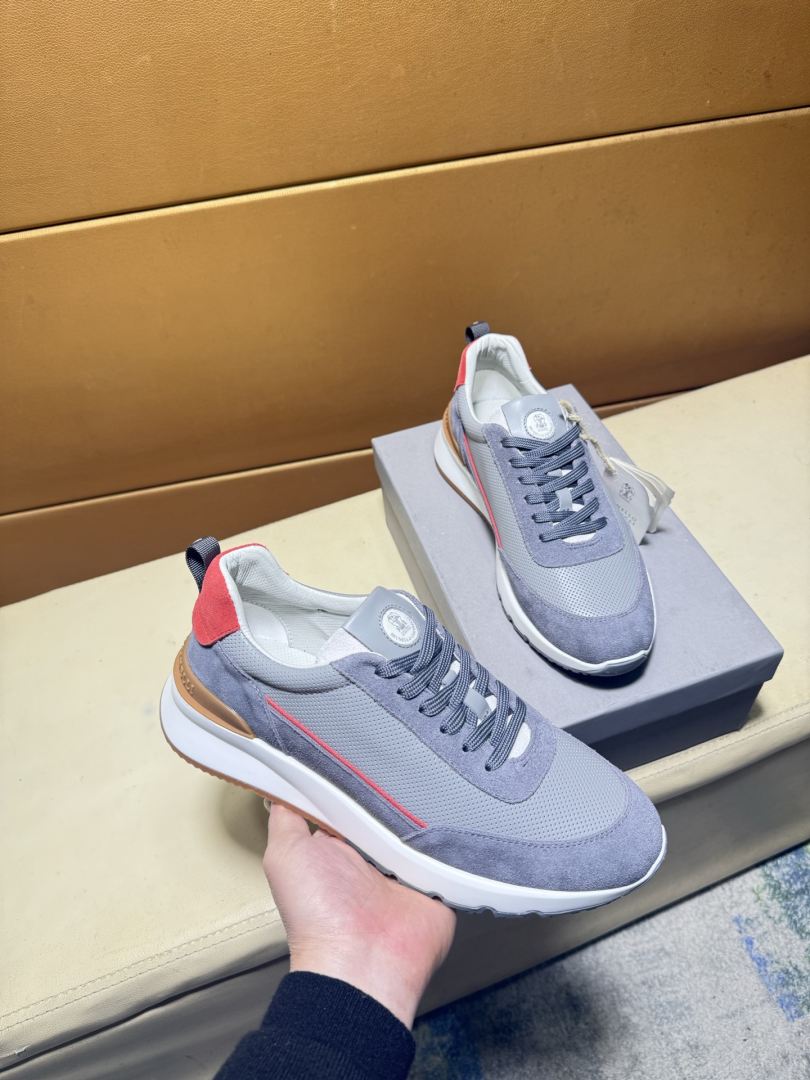 Sports Shoes