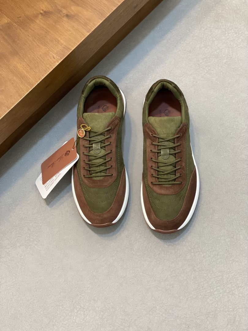 Sports Shoes