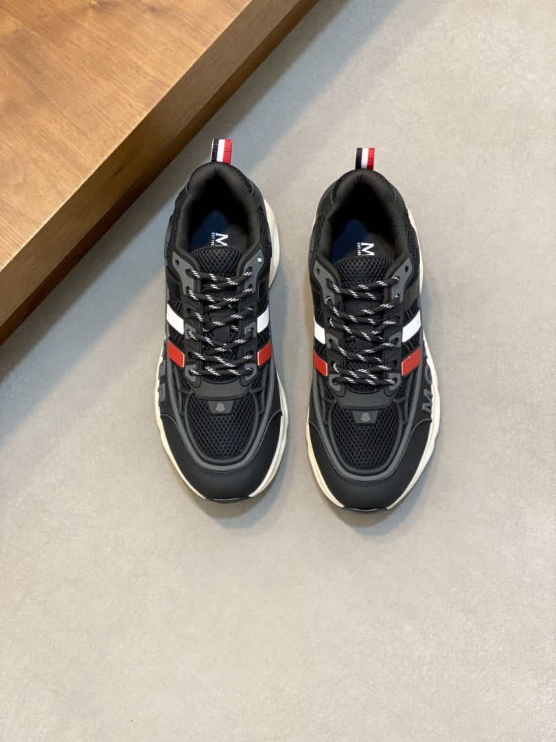 Sports Shoes
