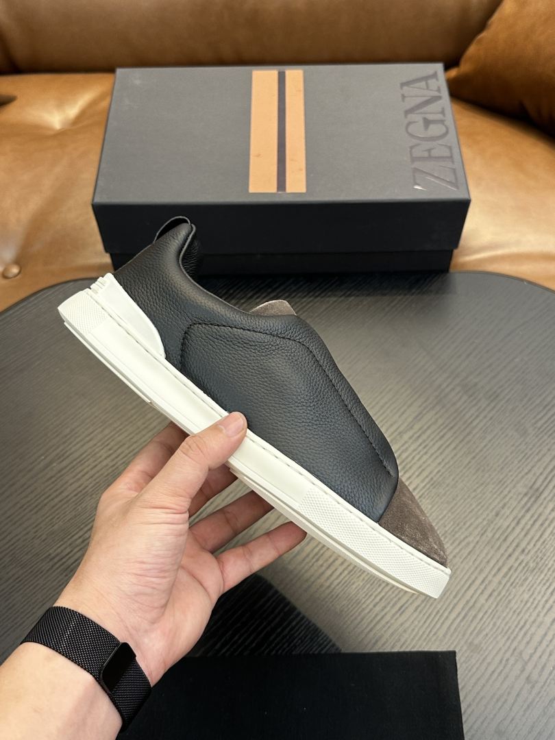 Sports Shoes