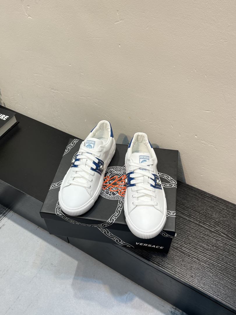 Sports Shoes
