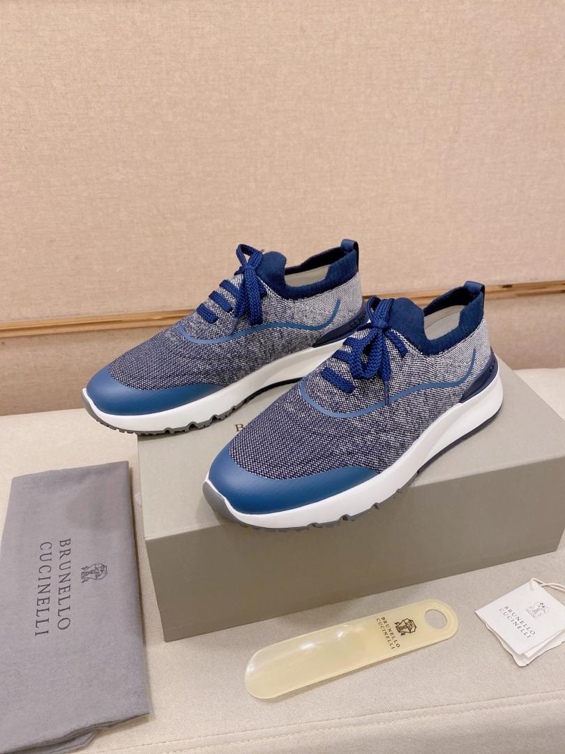Sports Shoes