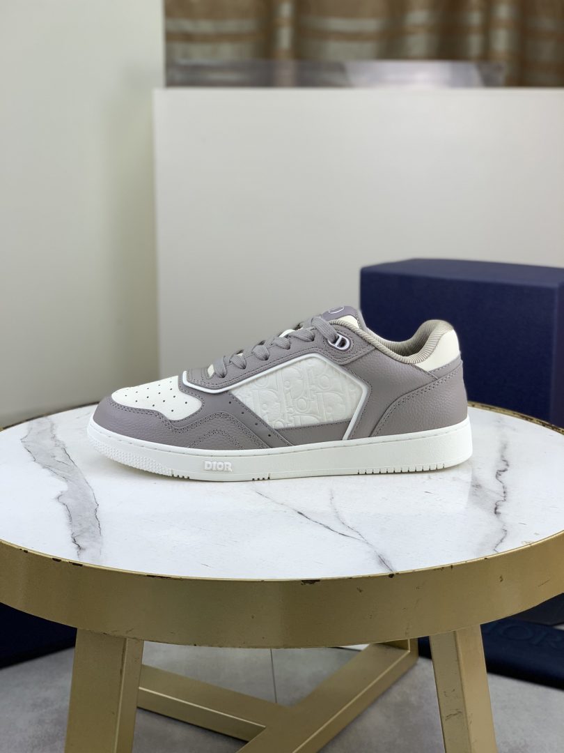 Sports Shoes