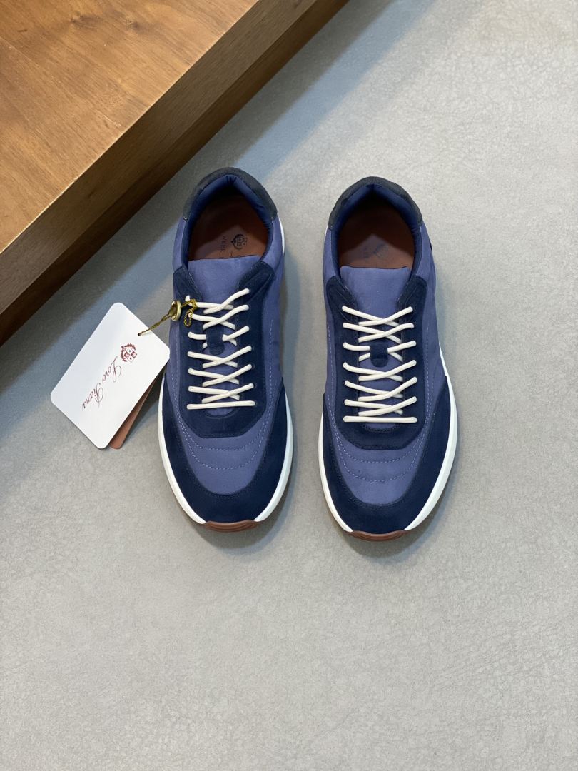 Sports Shoes