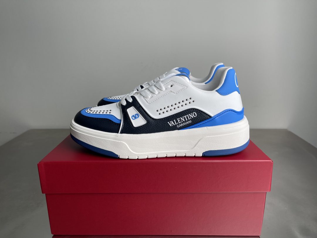 Sports Shoes
