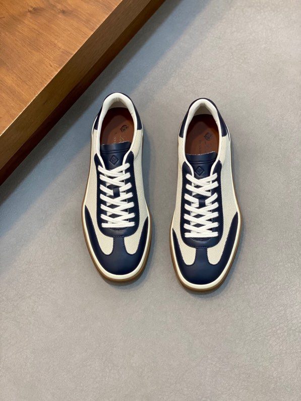 Sports Shoes