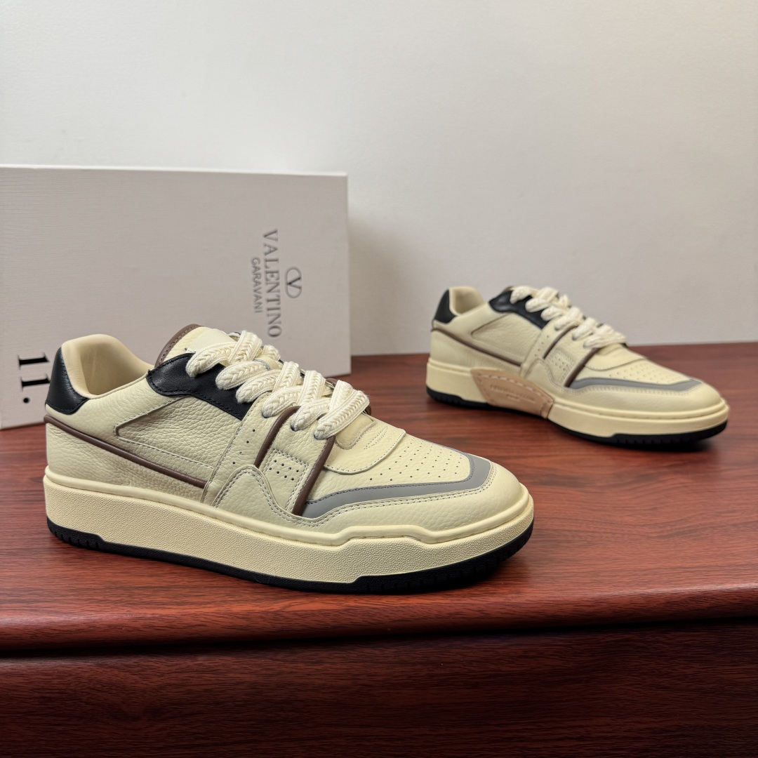 Sports Shoes
