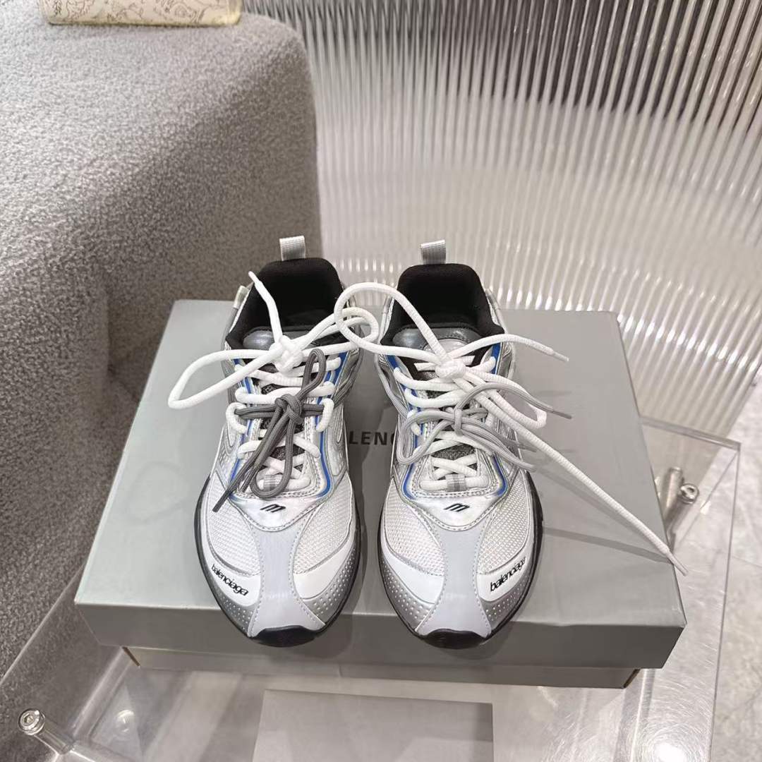 Sports Shoes