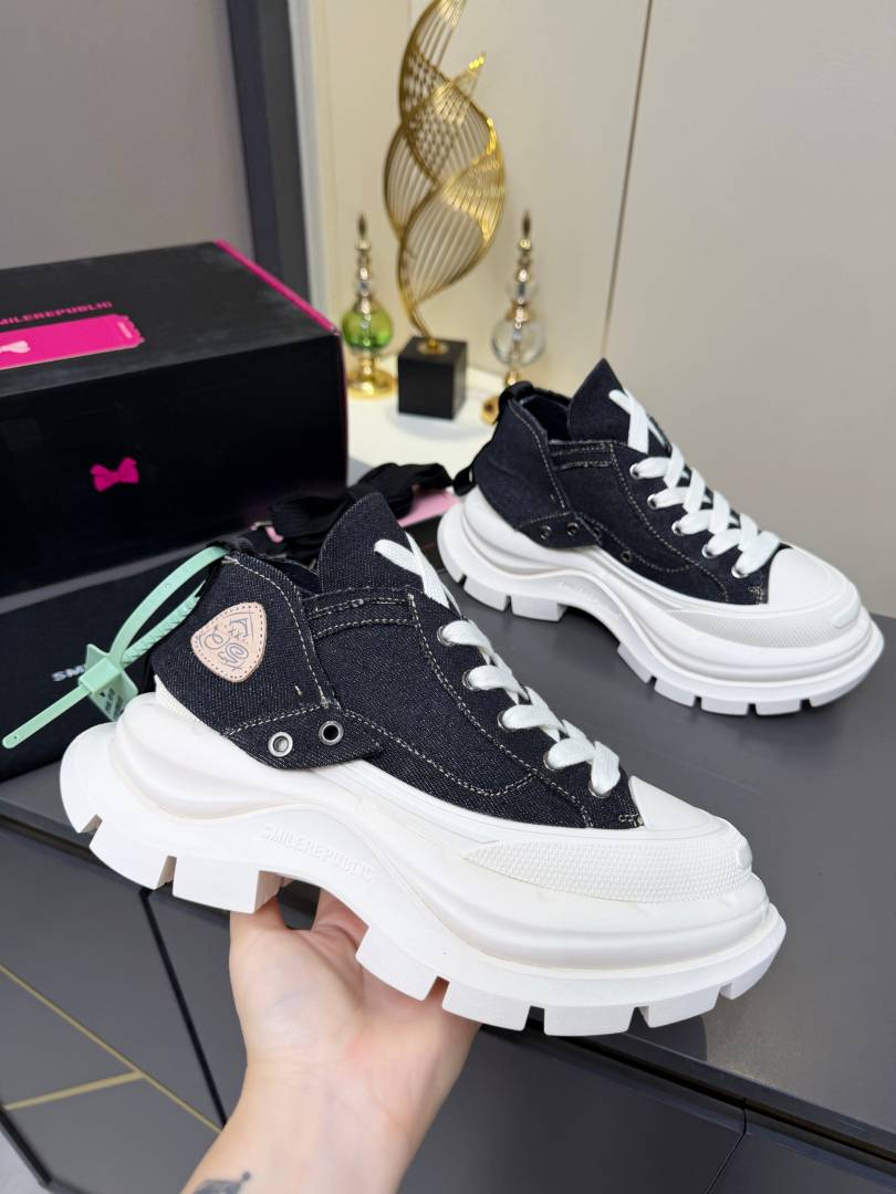 Casual Shoes