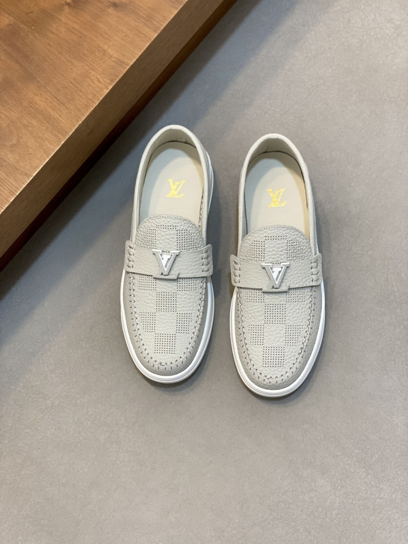 Sports Shoes