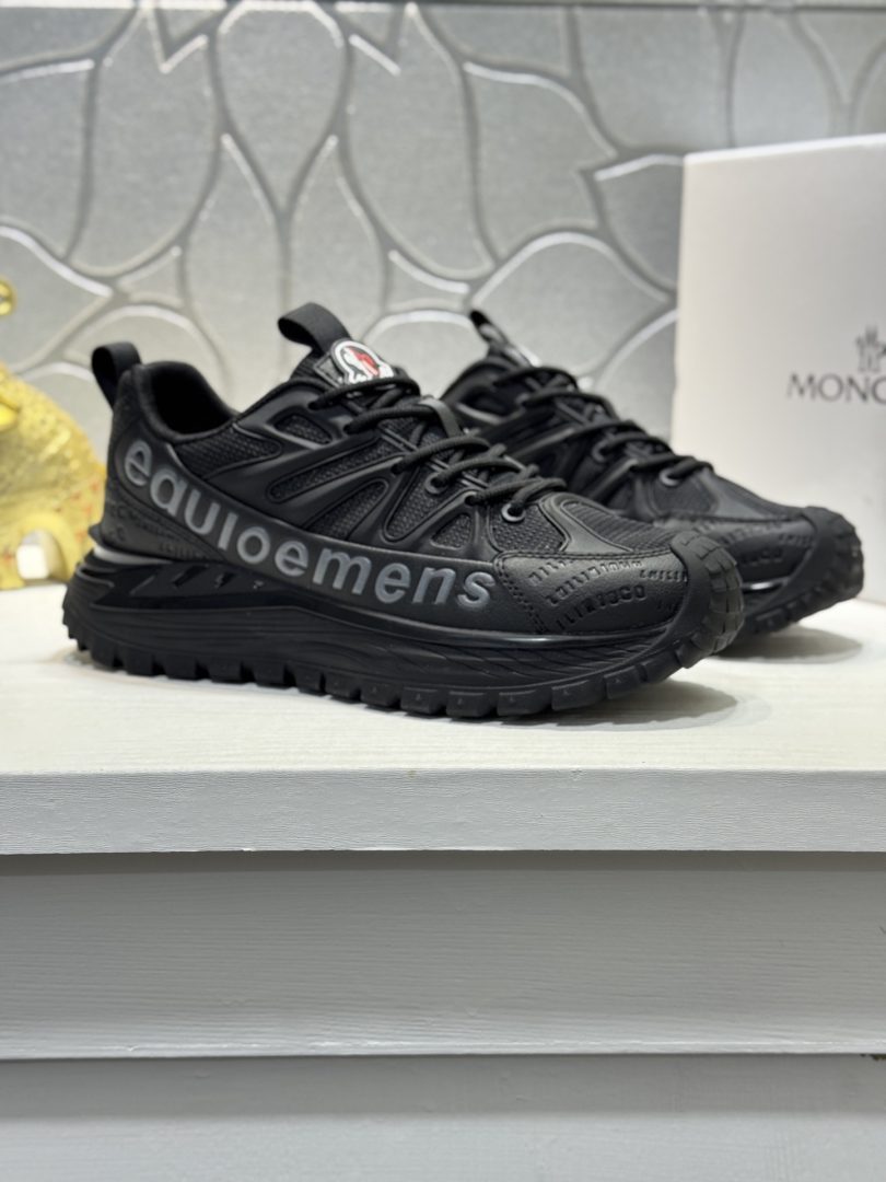 Sports Shoes