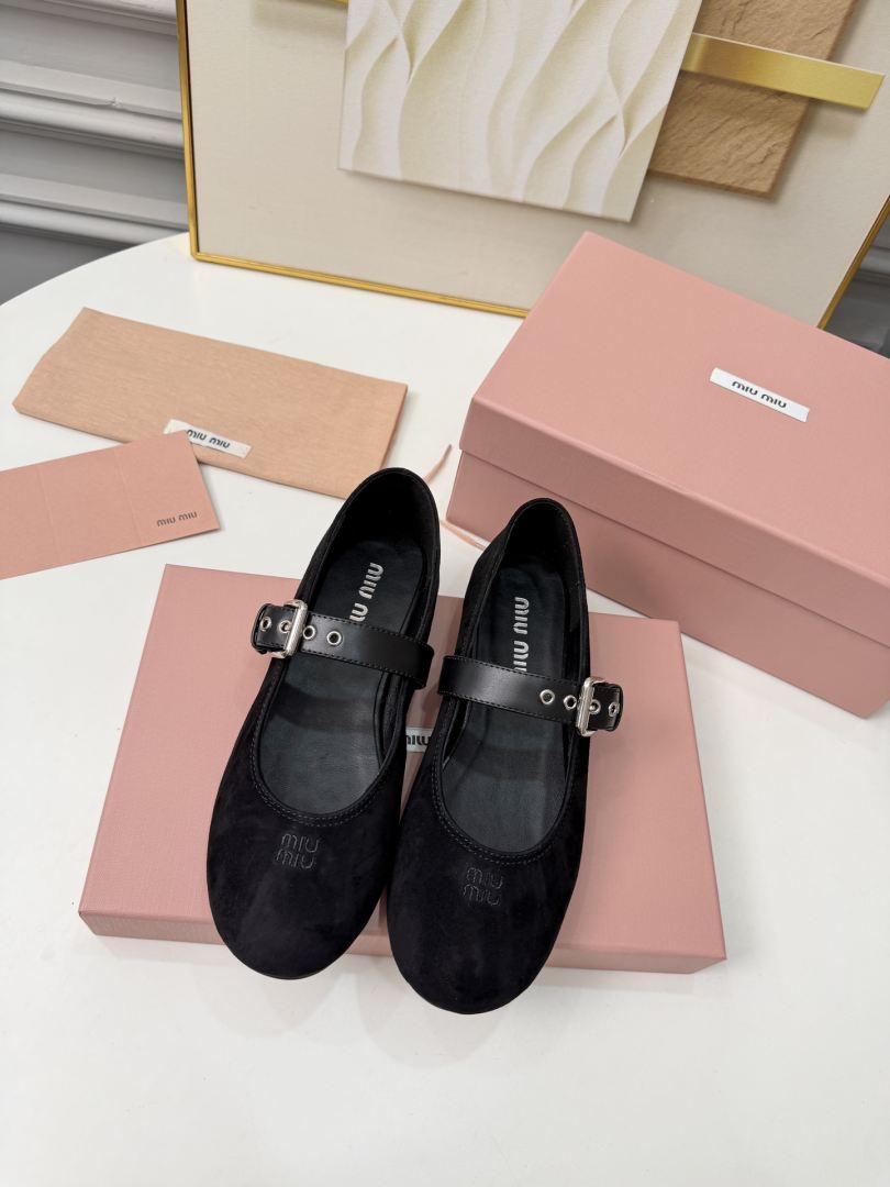 Miu Miu Casual Shoes