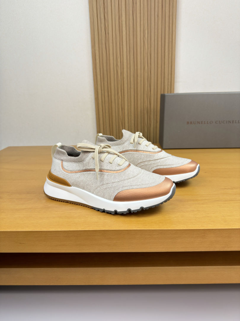 Sports Shoes