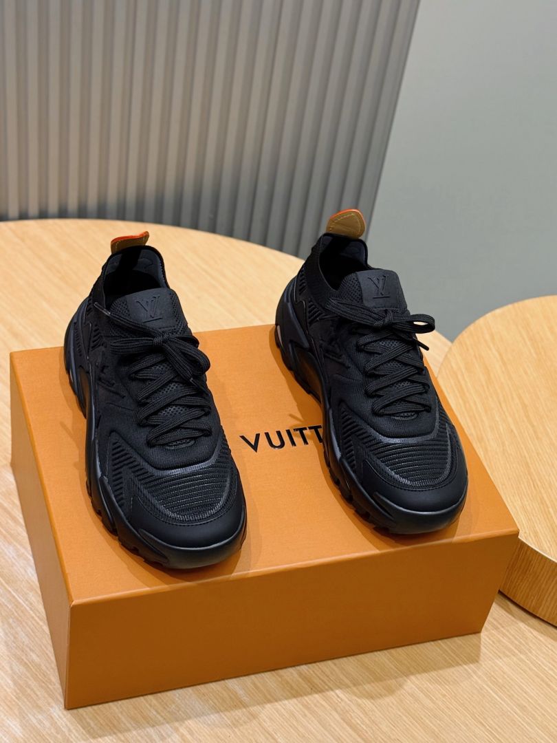 Sports Shoes
