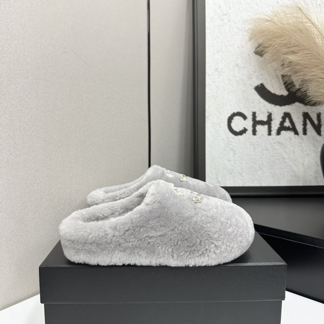Chanel Slides