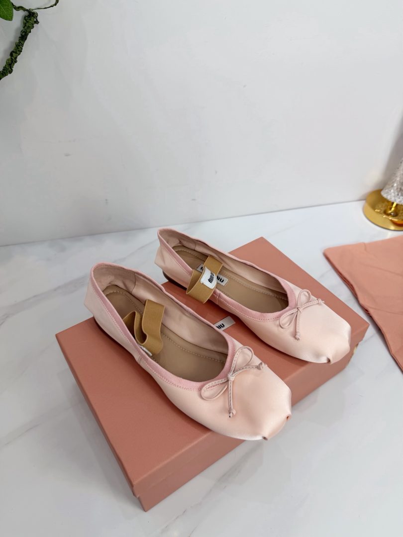 Miu Miu Casual Shoes