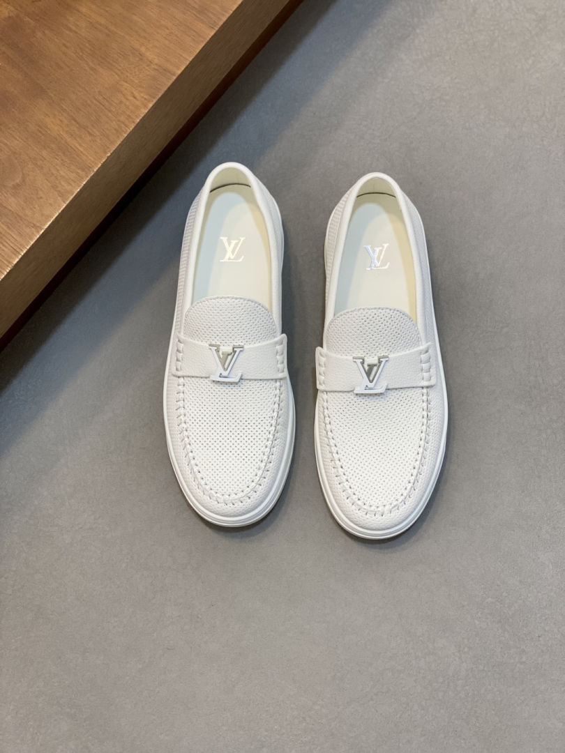 Sports Shoes