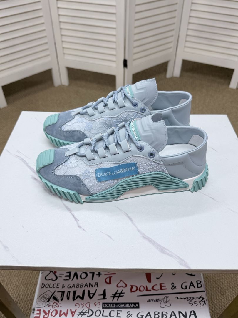 Sports Shoes