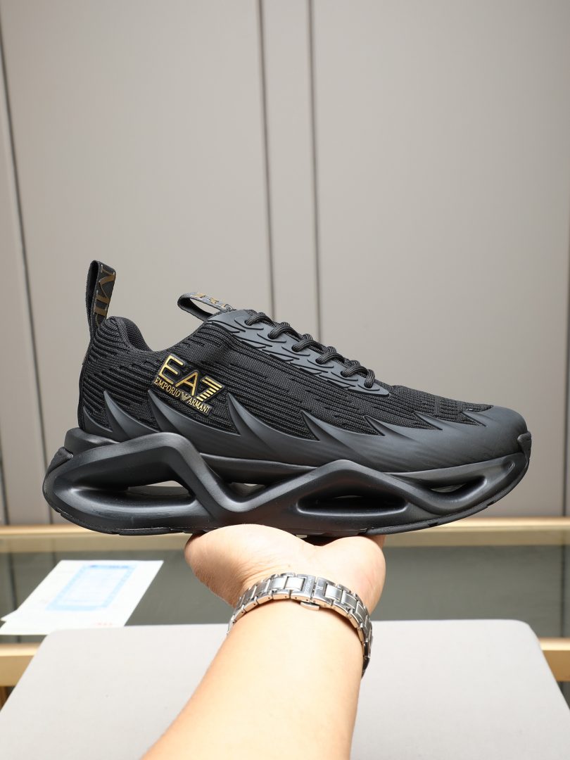 Sports Shoes