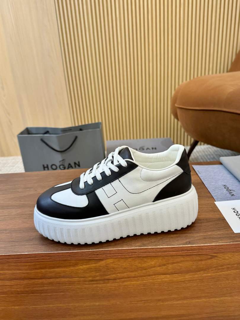 Sports Shoes