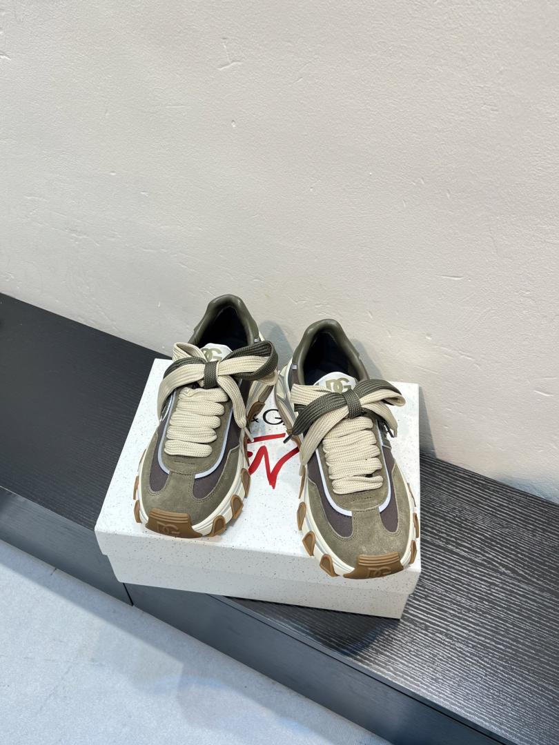 Sports Shoes