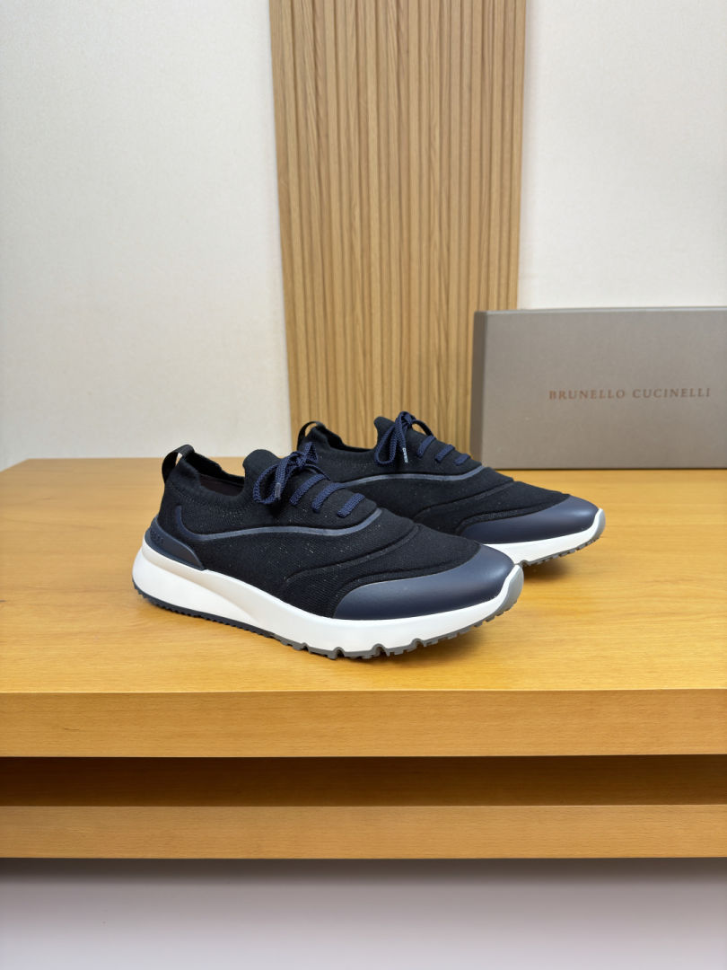 Sports Shoes