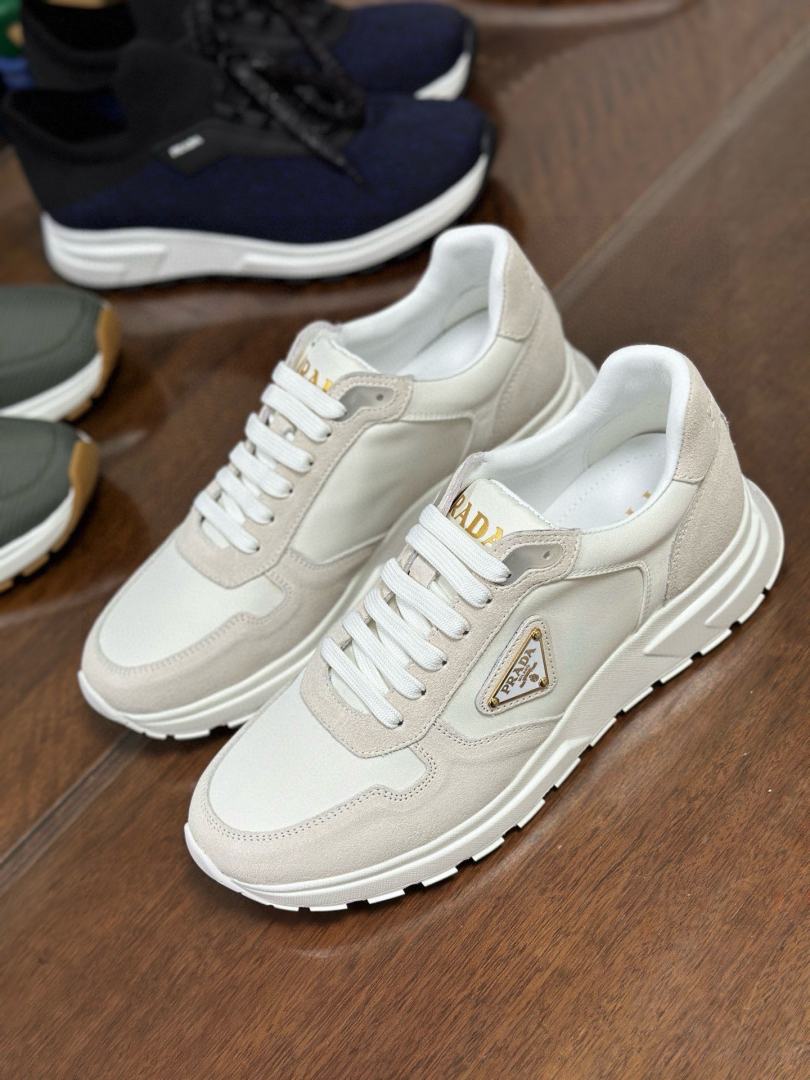 Sports Shoes