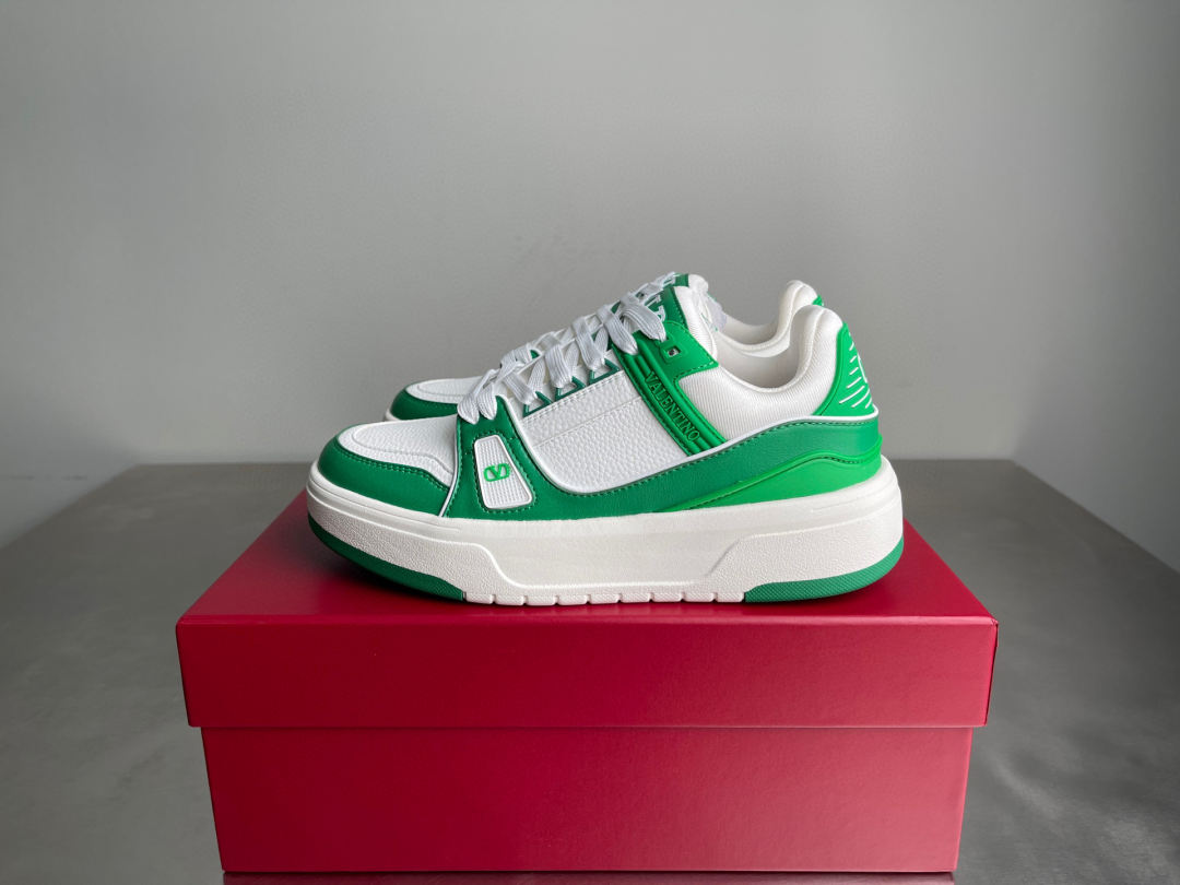 Sports Shoes