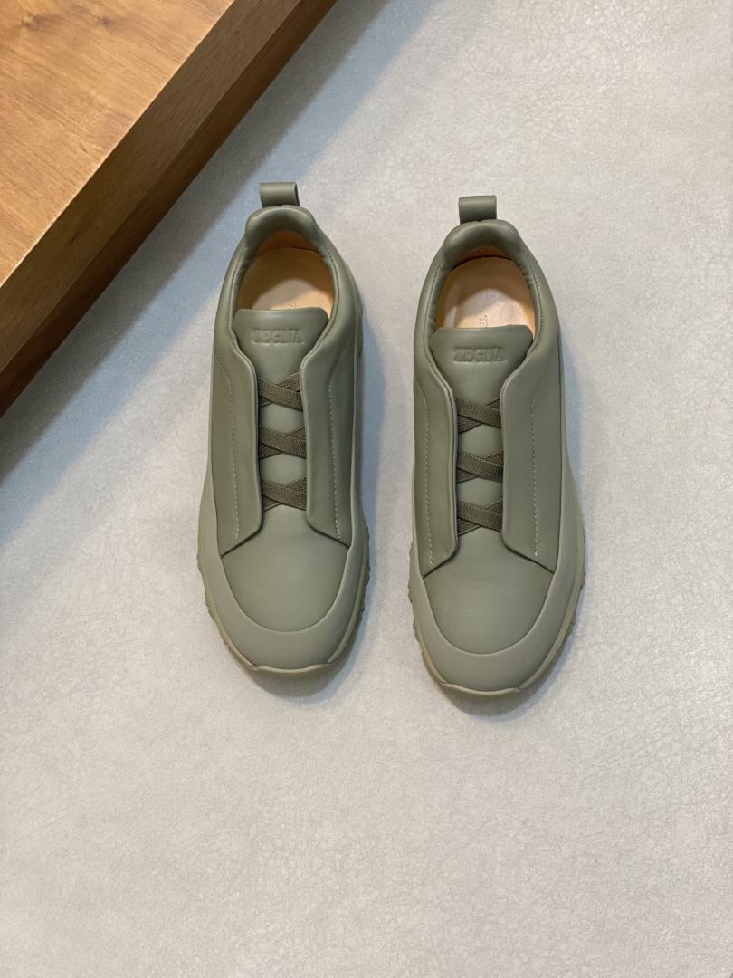 Sports Shoes