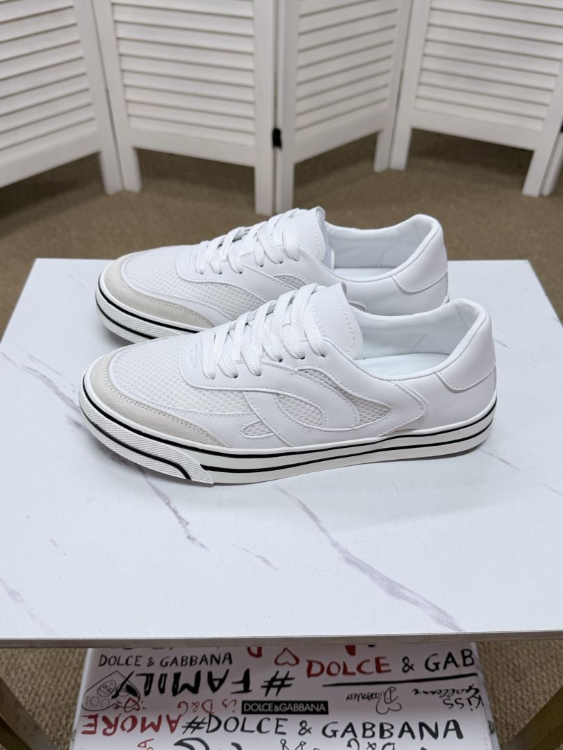 Sports Shoes