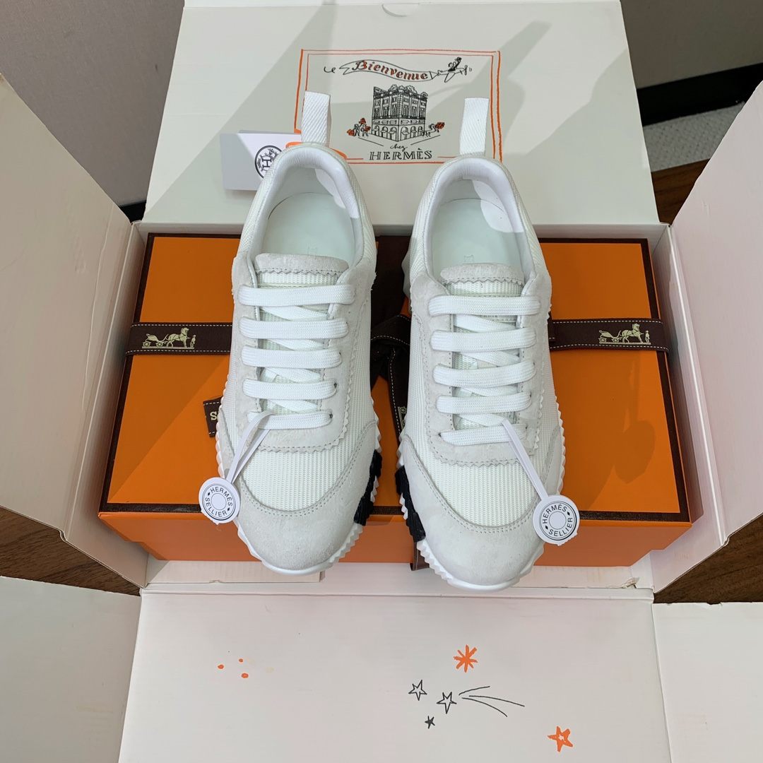 Sports Shoes