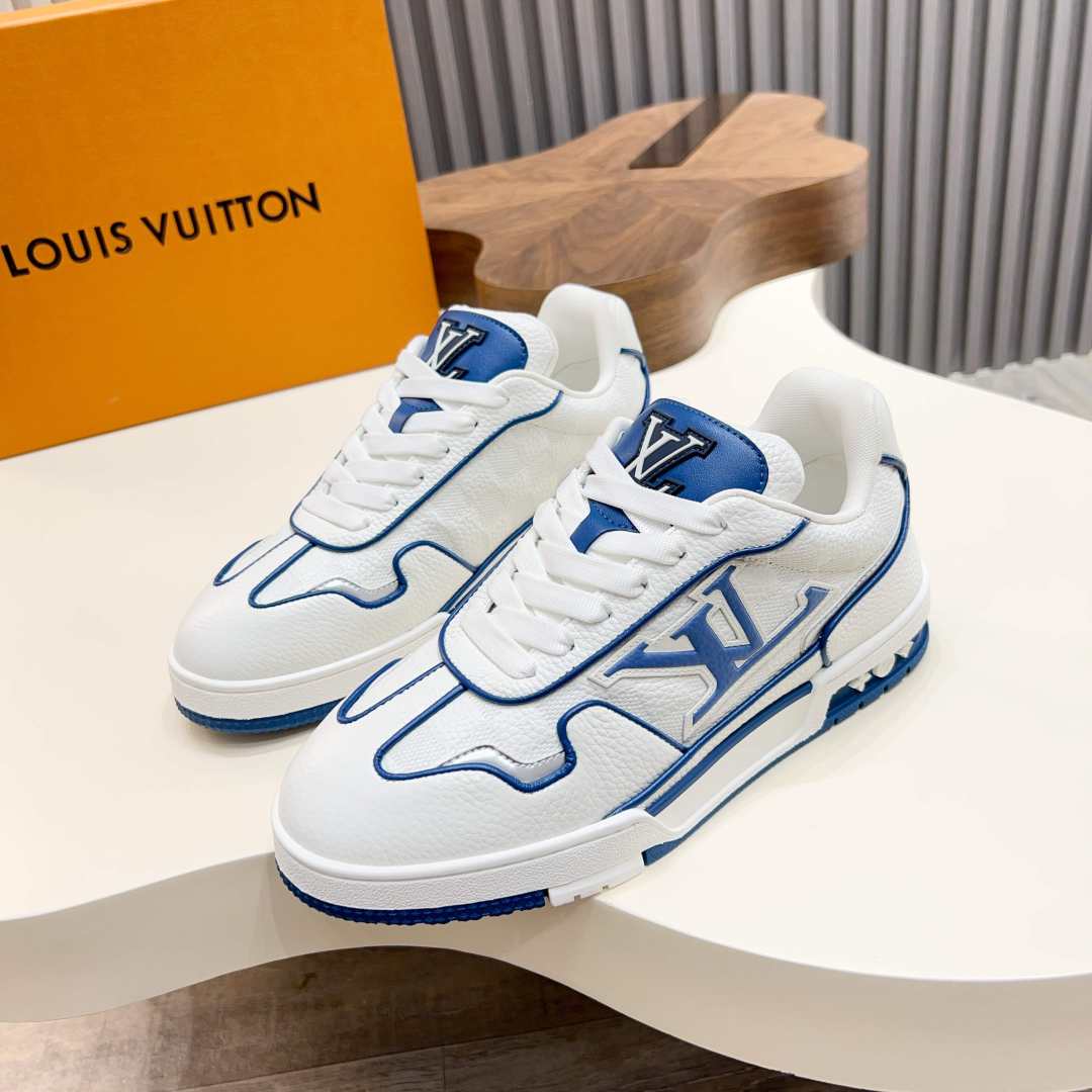 Sports Shoes