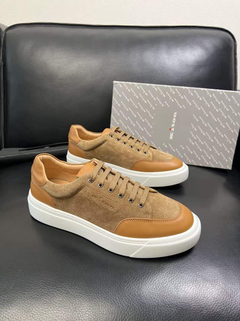 Sports Shoes