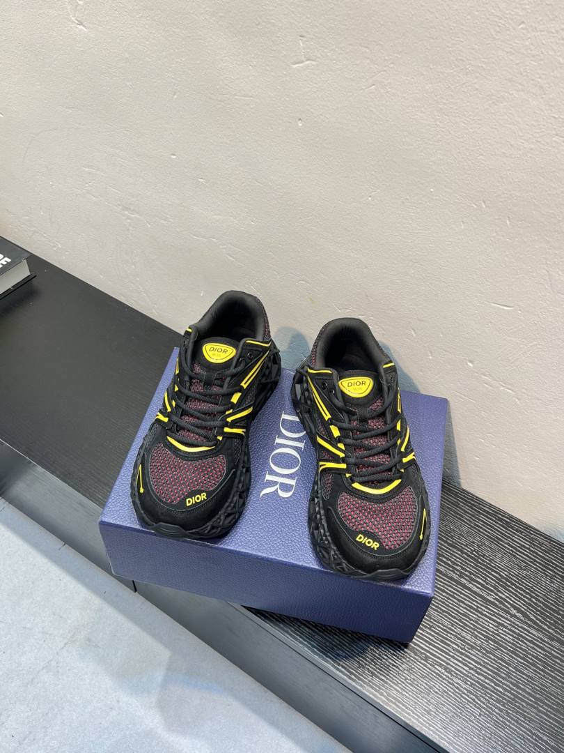 Sports Shoes