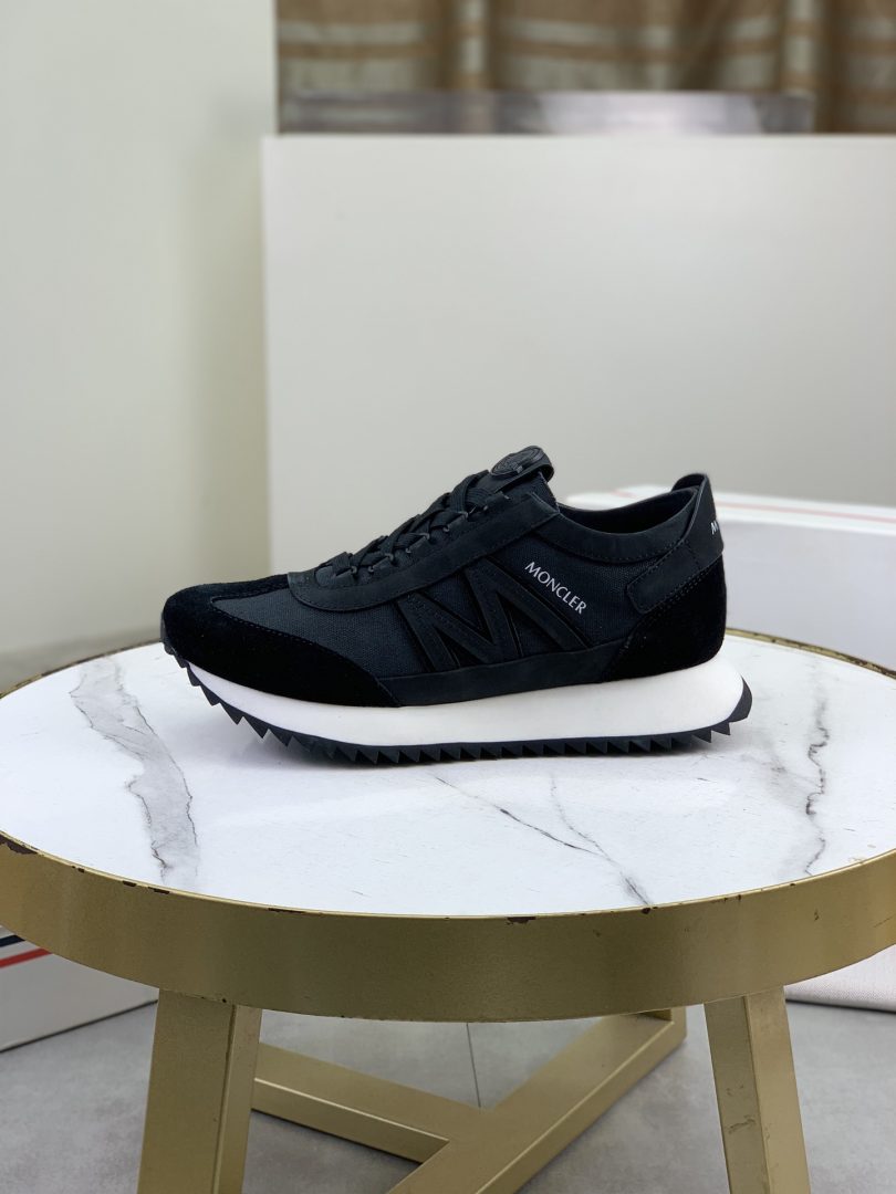 Sports Shoes