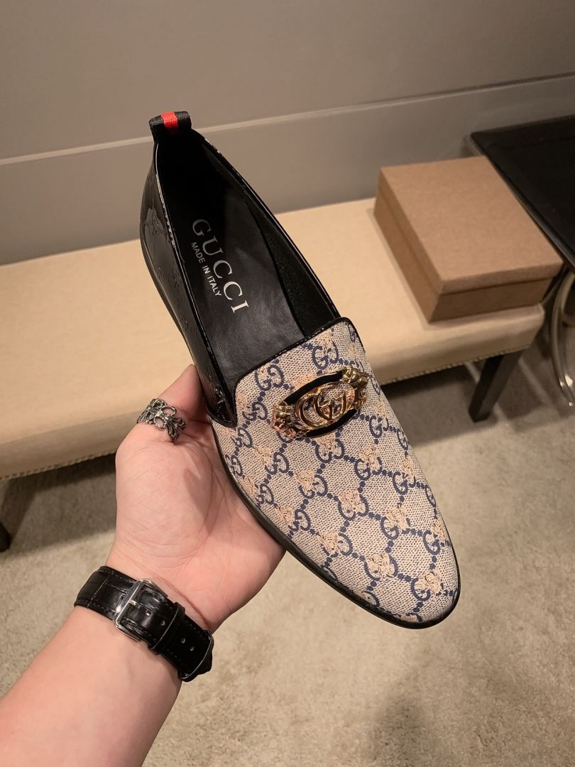 Gucci Leather Shoes