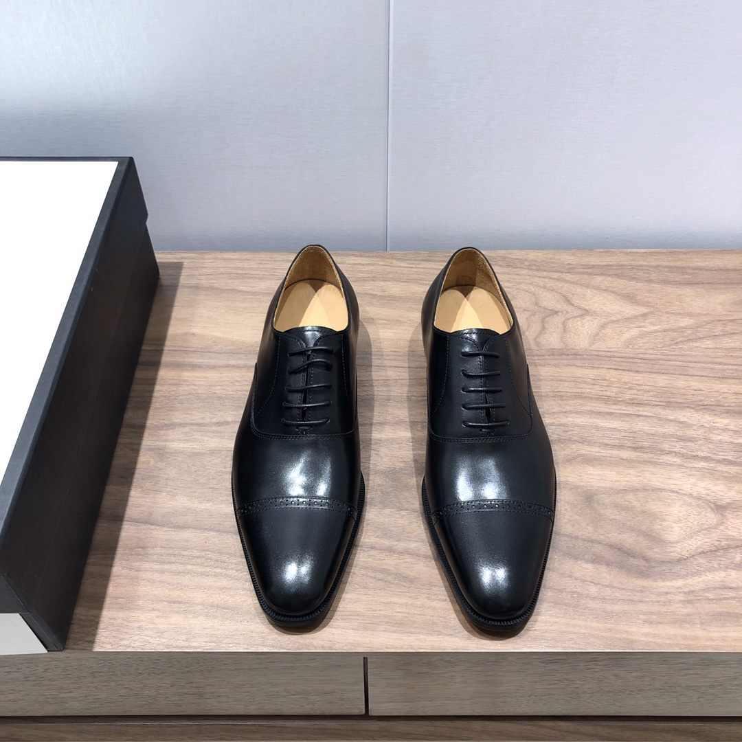 Gucci Leather Shoes