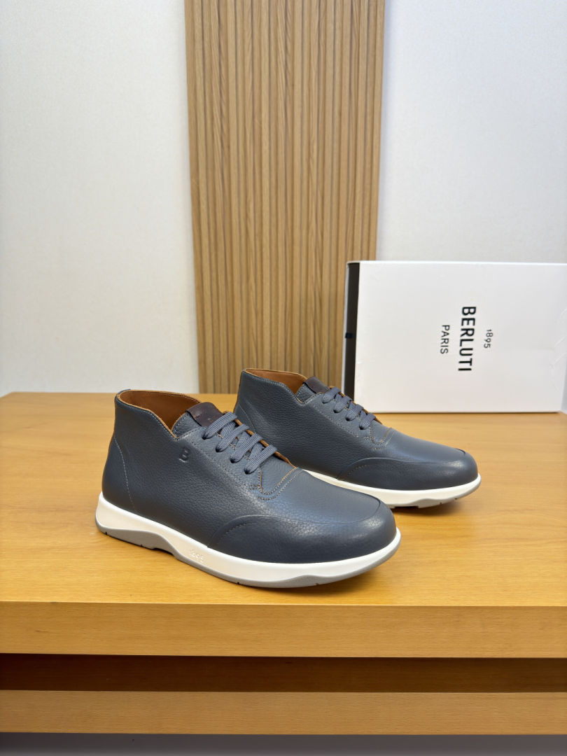 Sports Shoes