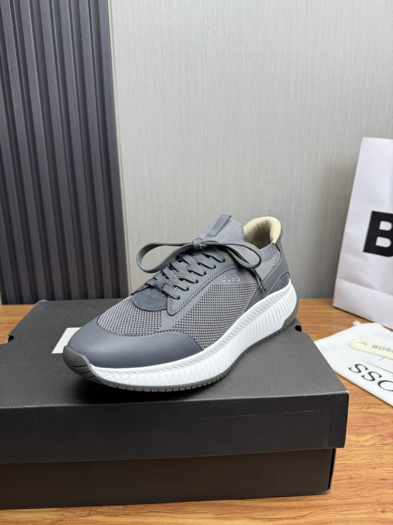 Sports Shoes