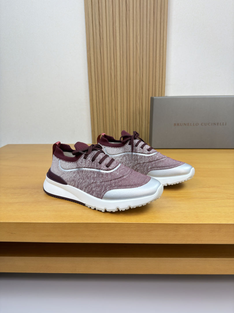 Sports Shoes