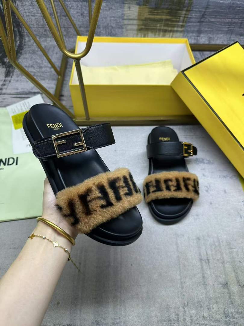 Fendi Slides