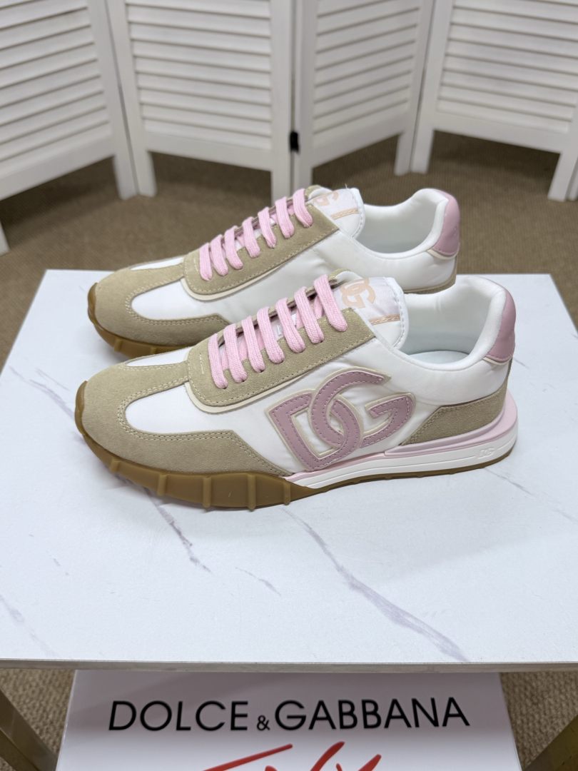 Sports Shoes